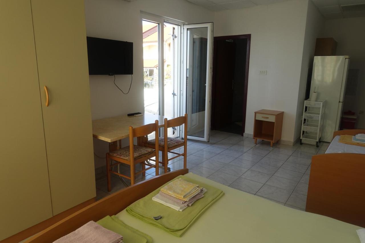 Apartments Galeb Rtina Exteriér fotografie